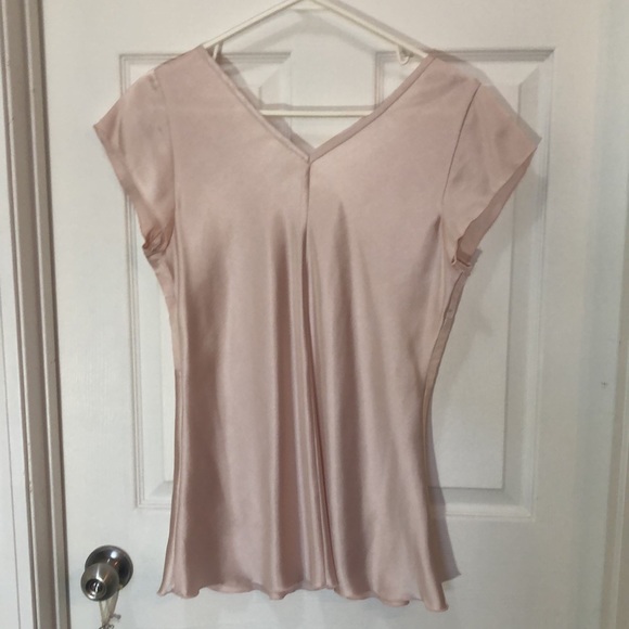 Donated!!!🚨Last chance‼️HP!!!💕Gorgeous silky top - Picture 3 of 10